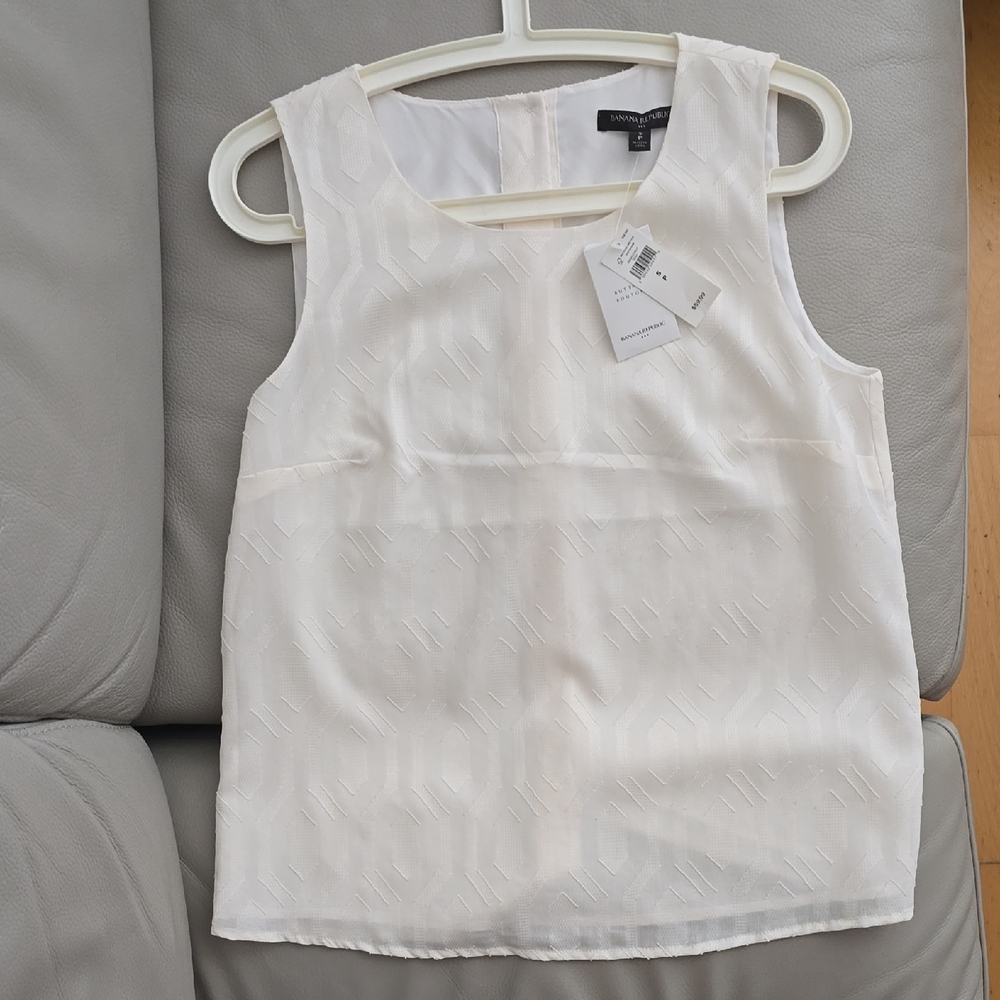 Banana Republic White Sleeveless Textured Shell Top